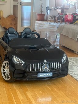 Elektrické auto Mercedes amg - 2