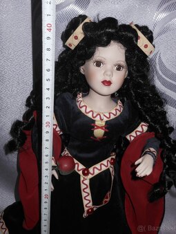 cernovlasa babika - 2
