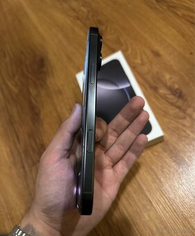 iPhone 16 Pro Max 256GB Black Titanium - 2