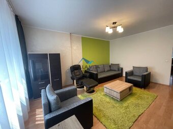 Priestranný 4-izbový byt s balkónom na prenájom v Šali-Veči - 2