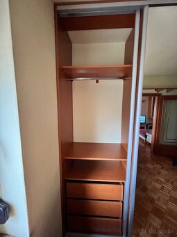 Šatníková skriňa - 2