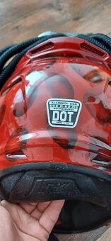 Predátor Prilba - 2