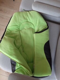 Zelený fusak do autosedačky - 2