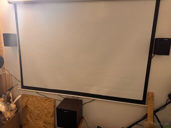 Domáce kino-projektor+plátno+repro - 2