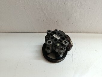 servocerpadlo toyota corolla verso 2,0 85kw 50€ - 2