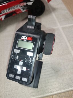 RC auto Maverick short course - 2