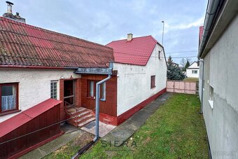 Rodinný dom na predaj v Čároch | Veľký pozemok, hospodárske - 2