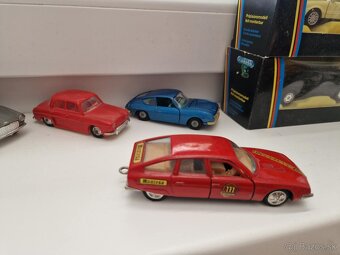 Autíčka mix - 2