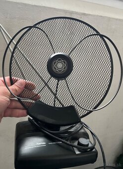 TV Philips 82 cm uhlopriečka - 2