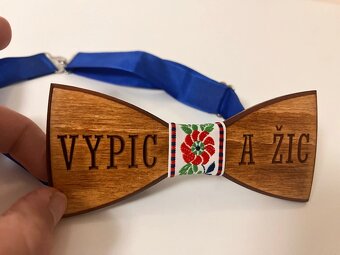 Dreveny motylik - 2