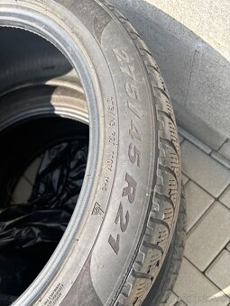 275/45 R21 - 2