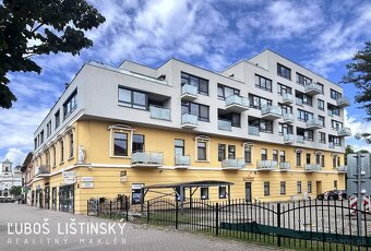 Luxusný 2 izbový byt s balkónom, vlastným kúrením a parkova - 2