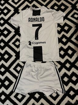 Cristiano Ronaldo Juventus 2018/2019 dres - 2