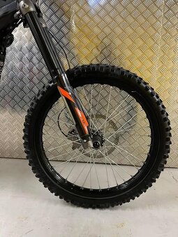 Surron light bee x - 2