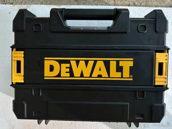 Predám DeWalt Aku príklepovú vrtačku - 2