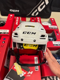 UPLNE NOVA PRILBA ELITE POLOPROFI CCM TACKS 210 - 2