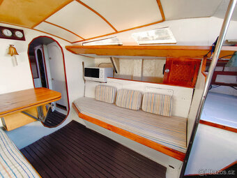 Kajutová plachetnica 9 m - 2