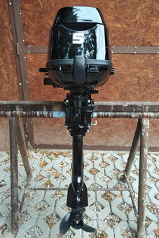 Lodný motor Mercury 5HP riadenie kormidlom - 2