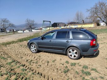 Škoda Octavia scout 2,0 TDI 4x4 - 2