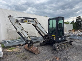 Pásové rypadlo / bagr / Bobcat E35, hmotnost 3.4 t - 2