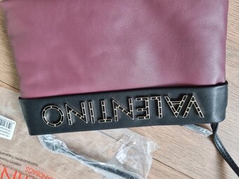 nová bordovo-čierna crossbody VALENTINO - 2