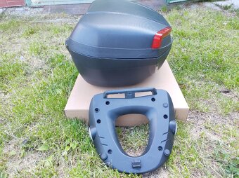 Givi kufor Riviéra 46L monolok systém aj s platňou
- 2