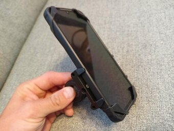 Držiak na mobil na 22mm riadítka - 2