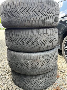Michelin 225/45 R18 - 2