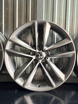 #6 Elektróny originál VW Touareg r19 - 2