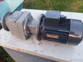 Priama prevodovka s elektromotorom 1,5kW.. - 2