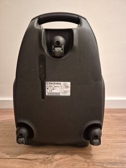 Tichý a úsporný vysávač Electrolux SilentPerformer Green - 2