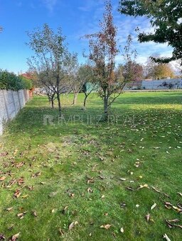 KH-1022 Pozemok 689m2,vhodný na výstavbu rodinného domu,Preš - 2