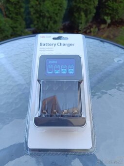 Predám nabíjačku batérií Solight DN25 - 2