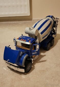 Bruder miesacka Mack Granite - 2