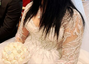 Honosné svadobné šaty - 2