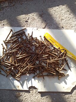 Staré mosadzné šrubky šroby - 2