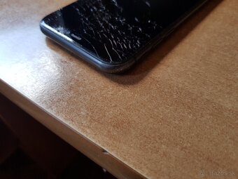 iPhone 11 - na náhradné diely - 2