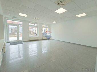 Obchodný priestor v centre mesta NA PRENÁJOM - 2