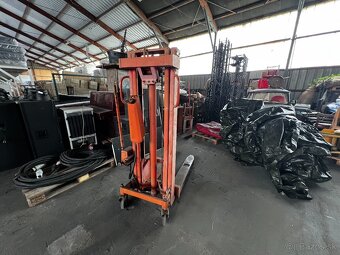 Ručne vedený manuálny hydraulický VZV - 2