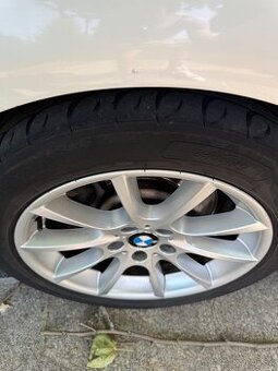 Na predaj: Originálne 18-palcové disky BMW F11 (ET30, 5x120) - 2