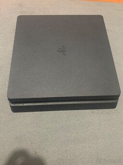 Predám hernú konzolu Sony PS4 Slim 500GB Stave nového Kusu - 2