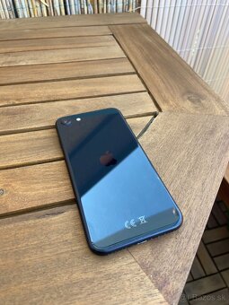 iPhone SE 2020 - 2