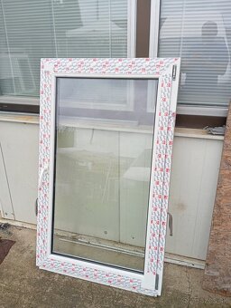 NOVÉ PLASTOVÉ OKNO 90X145 - 2