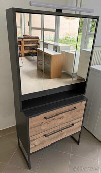 Kúpeľňová zostava so zrkadlom a LED osvetlením - 2