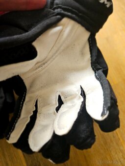 Hokejové rukavice - 2