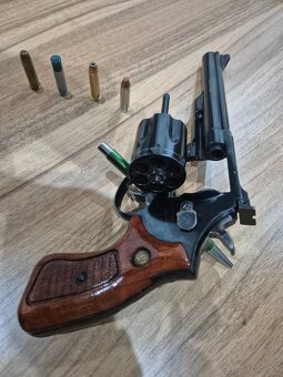 Taurus Brasil 356 magnum - 2