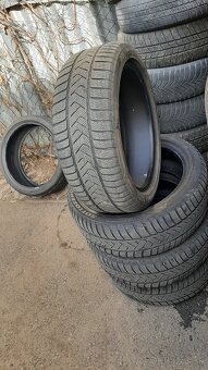 225/45R18 95H  zimne - 2