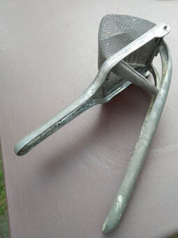 Starožitné kuchynské pomôcky - 2