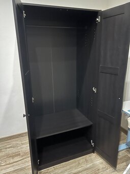 Skriň a rám postele s roštom - 2