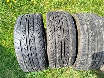 Predám 225/40R18 - 2